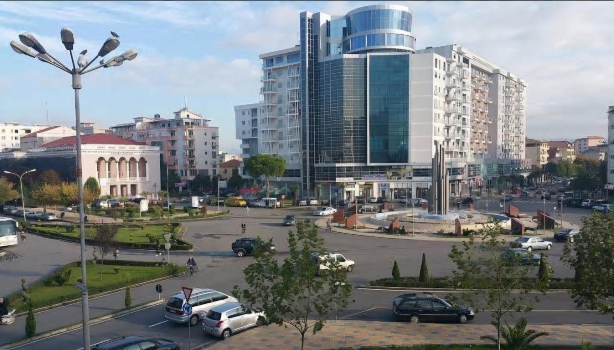 Stay-Five Rooms & Apartments Shkoder Exterior photo